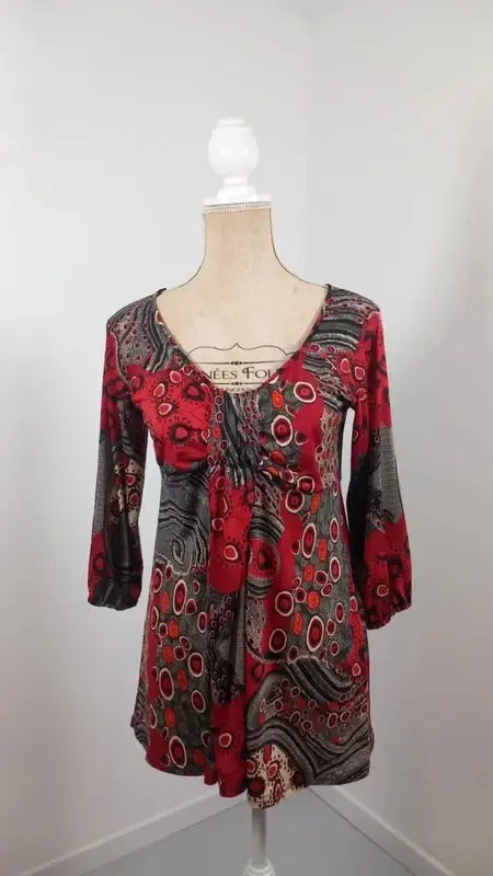 Tunique – Imprimé Abstrait Rouge/Gris/Noir – Col V Drapé – Manches 3/4 – Neuve