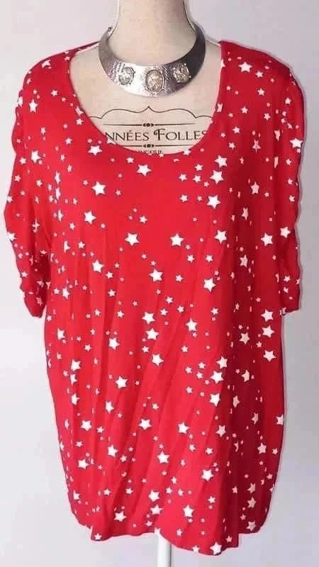 Beau tee-shirt orné d'étoiles taille 54