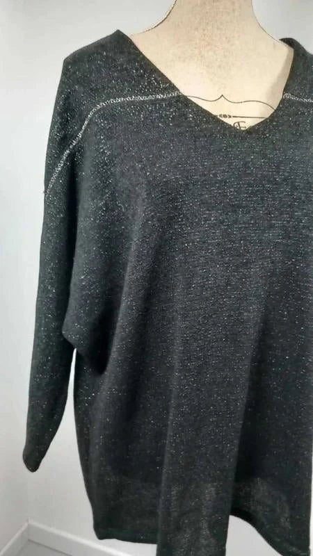 Top Oversize Noir Irisé Argent – Coupe Loose Chic – NEUF – Taille 6 (52/54+)
