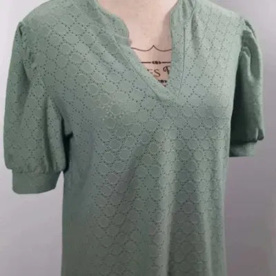 Haut Vert Sauge en Broderie Anglaise - Taille M (38) - Neuf sans Étiquette