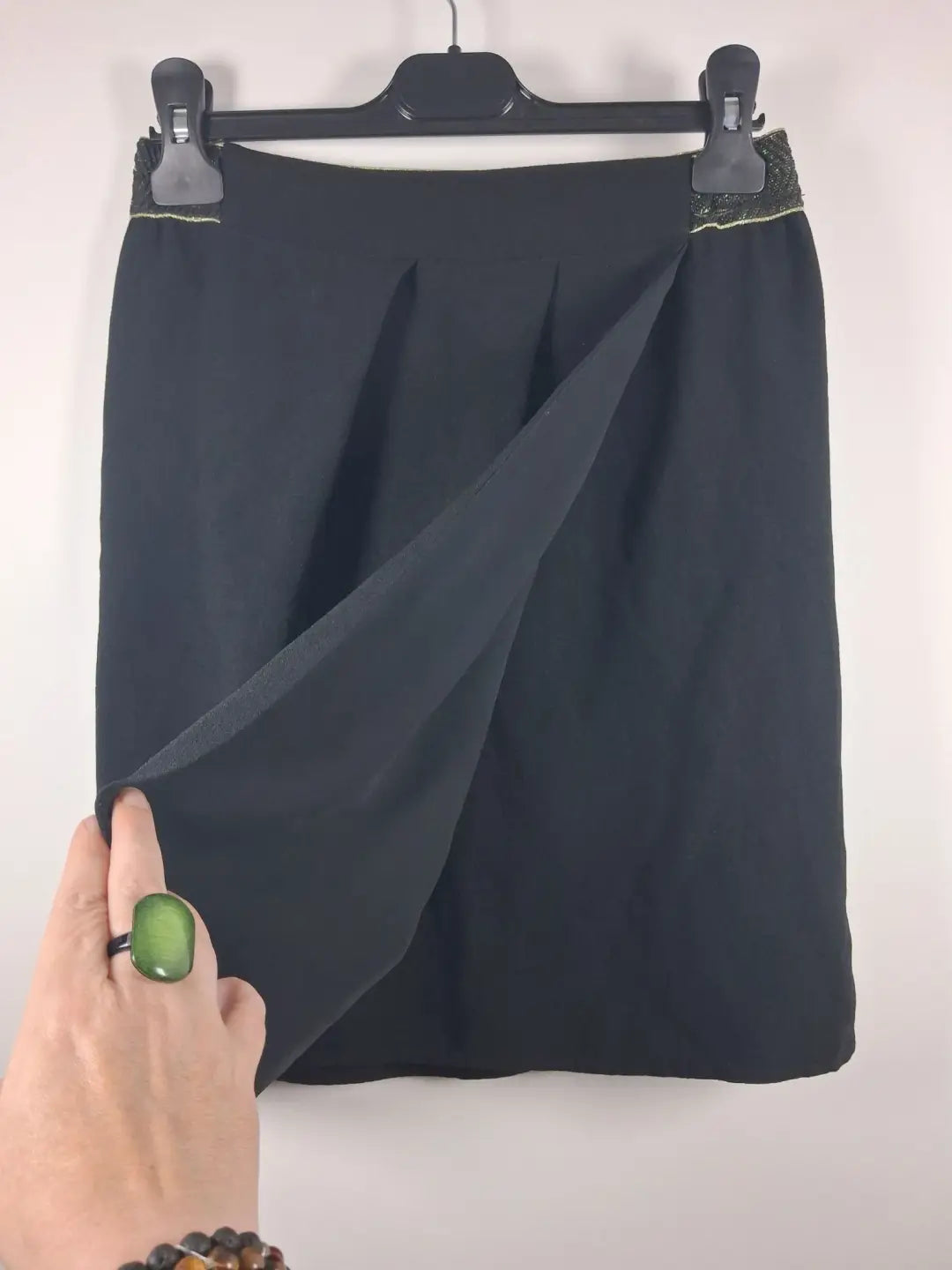Jupe noire portefeuille Camaïeu – Taille S – Ceinture dorée