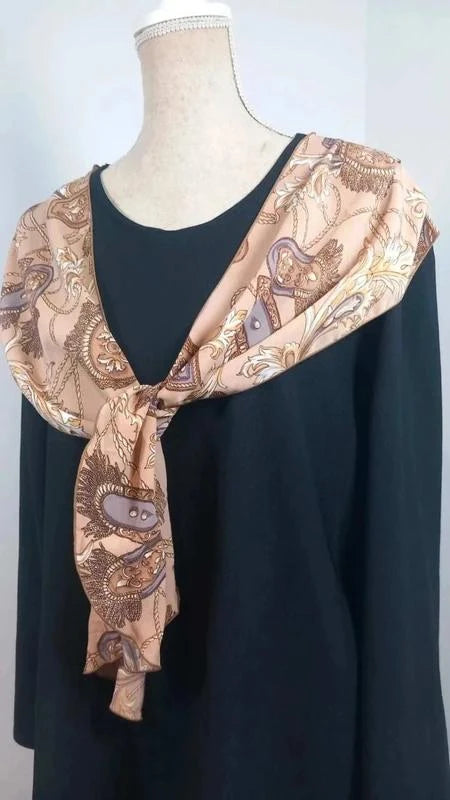 Pull Tunique Vintage Actuelle- T. 54 - Neuf (sans étiquette) - Foulard Chaines