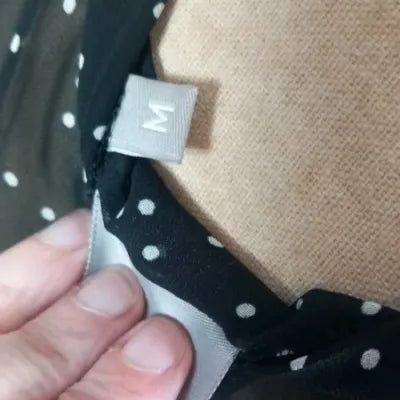 Chemisette YFT – Pois Blanc/Noir – Col V – Coupe Asymétrique – Taille 38 (M)