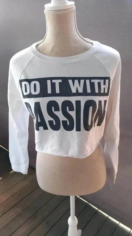 Crop Top Do It With Passion – Streetwear & Motivation Jennyfer brand size