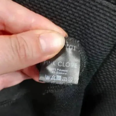 Robe Noire Épaules Dégagées Effet Gaufrette – Grande Taille – Taille 48-50 (22 UK)