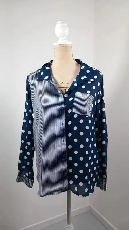 Chemise Tissaia – Mix Pois & Rayures Bleu Marine/Blanc – Coupe Asymétrique – Taille 40 (L)