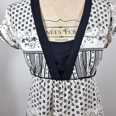 Defimode Black & White Fluid Tunic – Bohemian Print – Empire Cut – Size M (US 6)